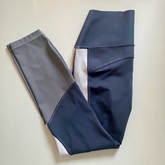 GAP - Sculpt Gray Cropped Active Pants - Size XS - Picture 4 of 15